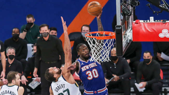 New York Knicks forward Julius Randle dunks against the Jazz